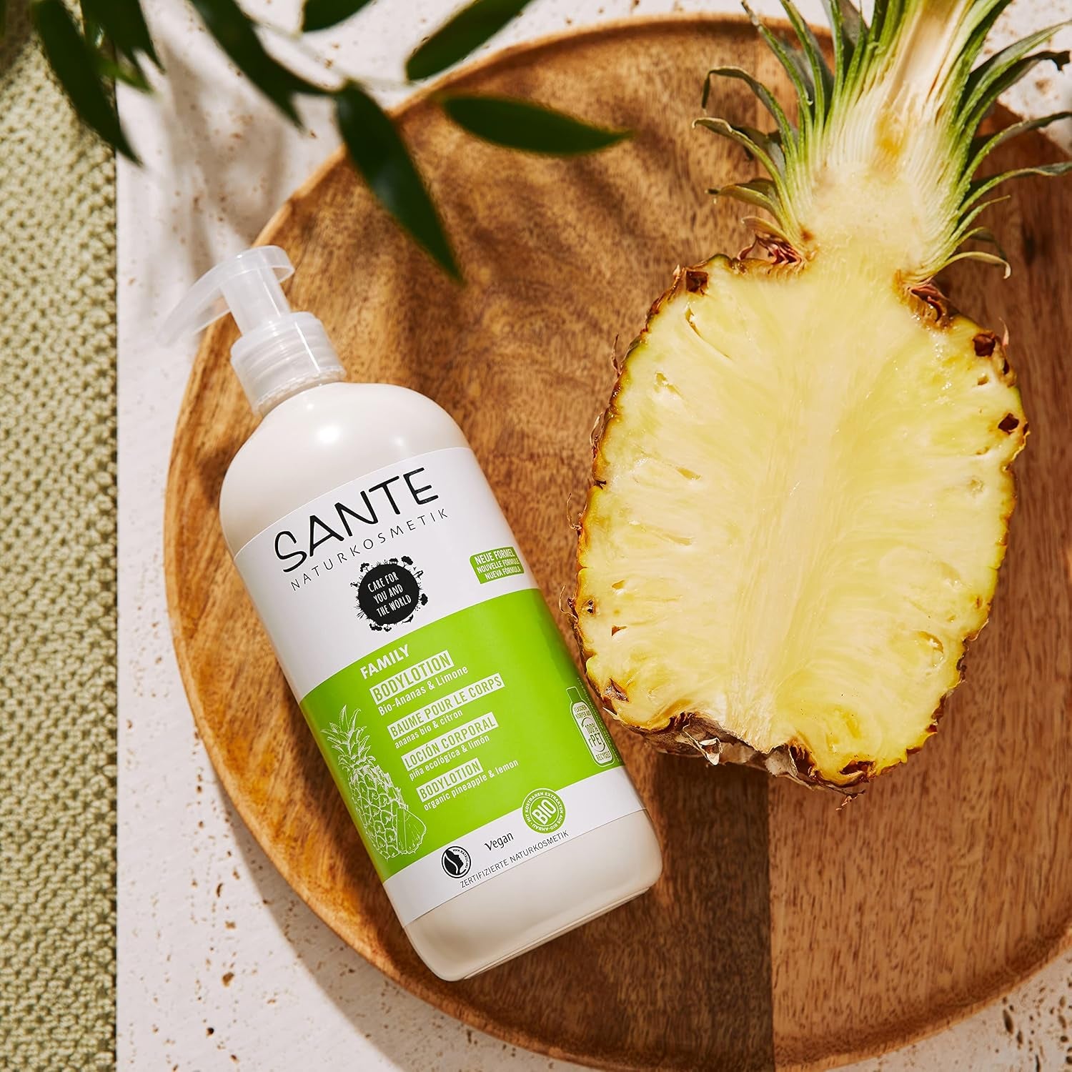 SANTE Naturkosmetik Feuchtigkeitsspendende Körperpflege Gegen Trockene Haut, Körpercreme Für Geschmeidige Haut, Mit Bio-Ananas Und Limone in Vorteilsgröße, Family Bodylotion , 1 X 500 Ml